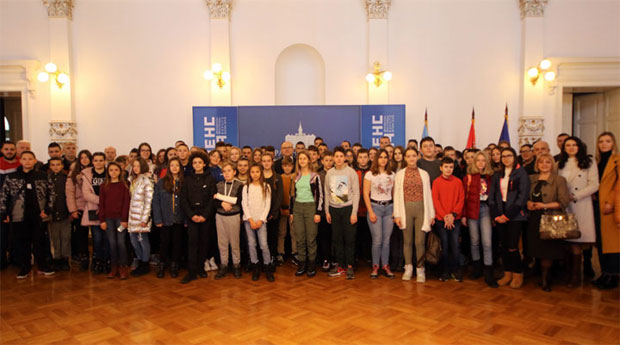 Сада без страха шетају улицама: Малишани са Косова и Метохије ових дана гости вршњака у Новом Саду